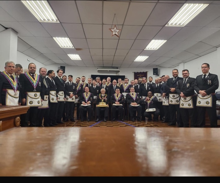 A primeira sessão da Loja Estudantes nº 42